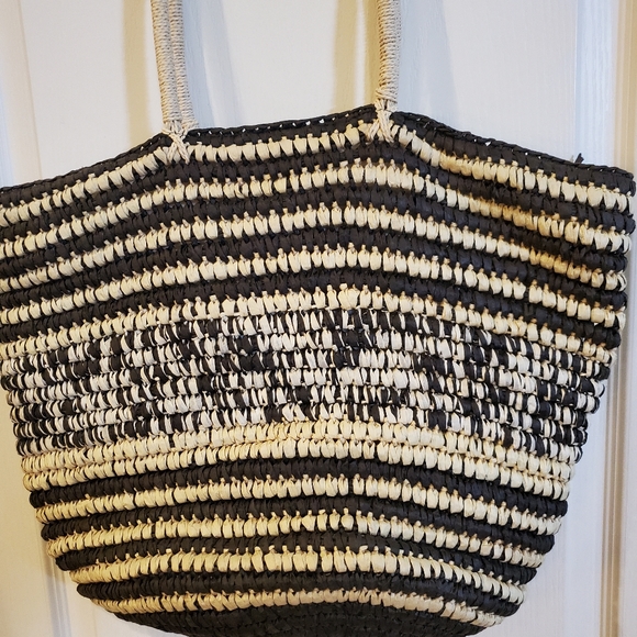 St. John's Bay Tote Straw Ladies Bag - Picture 2 of 8